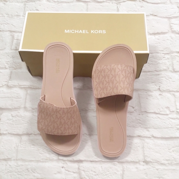 LAST ONE❗MICHAEL KORS Wade Slide In Ballet Color - Picture 9 of 10